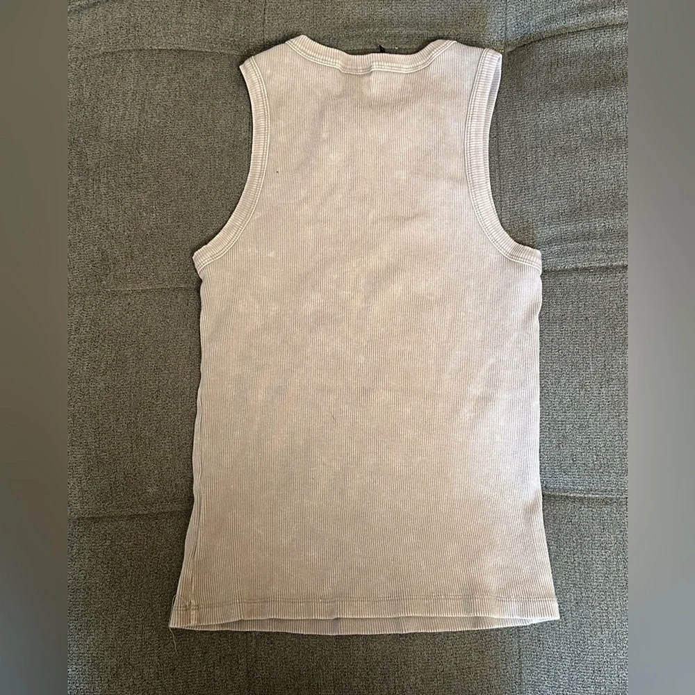 Sleeveless Ribbed Tank Top - Gray - Picture 3 of 3